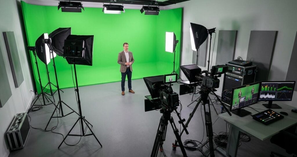 Optimising Lighting for Realistic Integration in Green Screen Studios