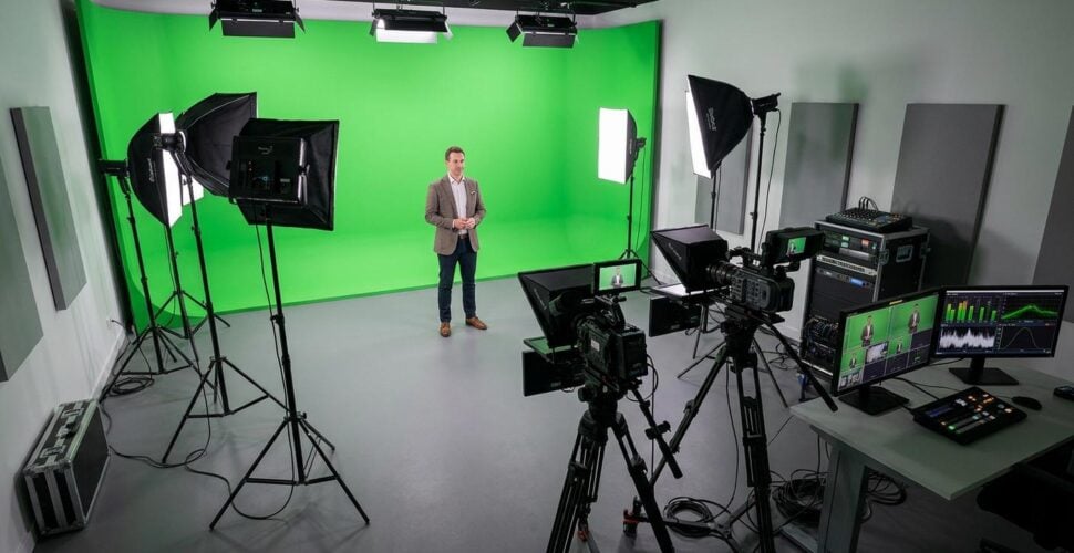 Optimising Lighting for Realistic Integration in Green Screen Studios
